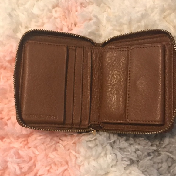 Michael Kors Wallet - Picture 3 of 4